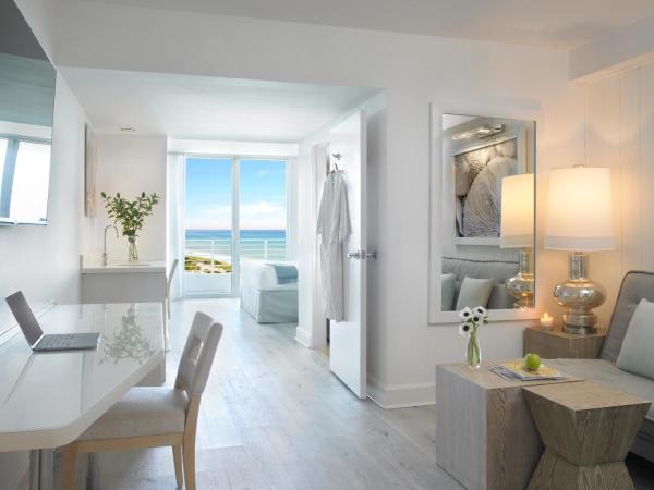 Grand Beach Hotel : photo 6 de la chambre suite lit king-size - vue partielle sur océan