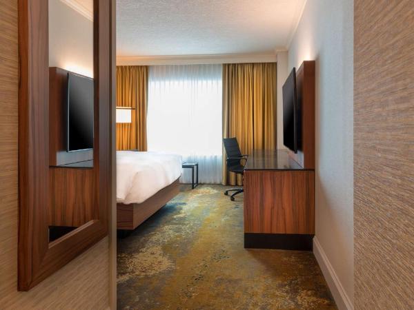 Hyatt Regency Calgary : photo 1 de la chambre chambre lit king-size - accès au club