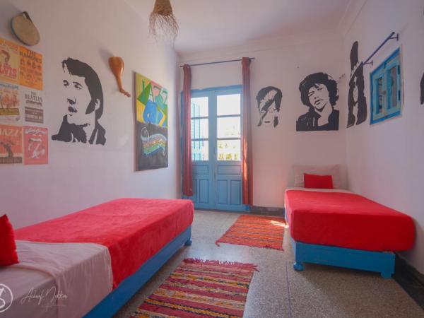 Yousurf Surf House : photo 10 de la chambre studio avec terrasse