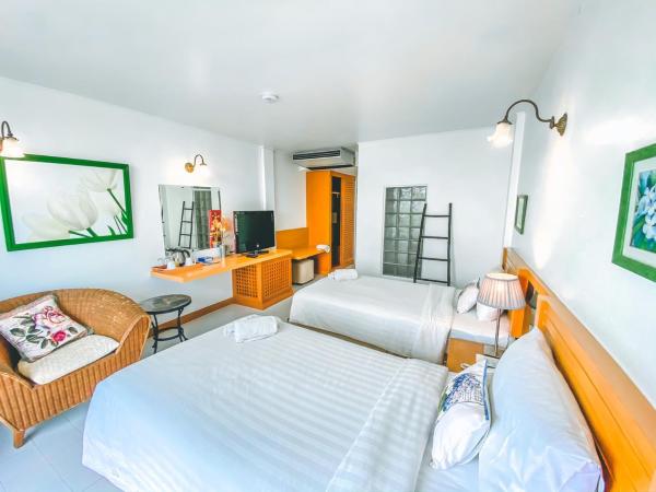 Nern Chalet Beachfront Hotel : photo 5 de la chambre chambre supérieure avec balcon