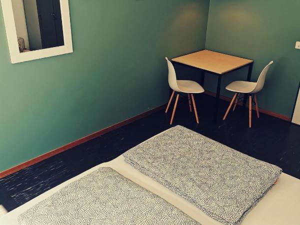 Backpackers Luzern : photo 2 de la chambre chambre double ou lits jumeaux Économique avec salle de bains commune