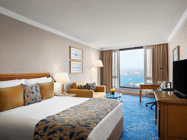 InterContinental Istanbul, an IHG Hotel : photo 4 de la chambre chambre classique avec lit king-size et vue sur la mer