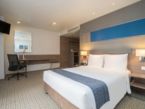 Holiday Inn Express Bangkok Sathorn, an IHG Hotel : photo 6 de la chambre chambre supérieure lit queen-size