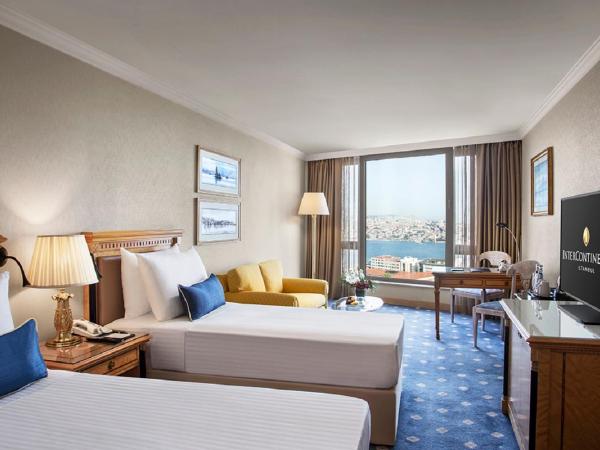 InterContinental Istanbul, an IHG Hotel : photo 1 de la chambre chambre classique avec lit king-size et vue sur la mer