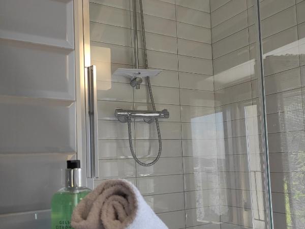 Corte Clocego : photo 7 de la chambre chambre triple avec salle de bains privative séparée