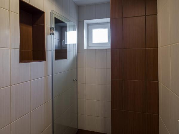 Babi Guesthouse - Babi Vendégház : photo 4 de la chambre chambre double avec terrasse