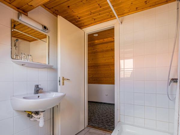 Babi Guesthouse - Babi Vendégház : photo 4 de la chambre petite chambre double Économique