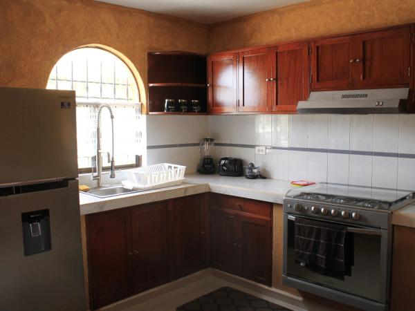 Hotel La Casona Real : photo 2 de la chambre suite familiale