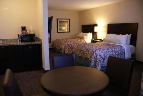 Royal Palace Westwood Hotel : photo 3 de la chambre room #7955554