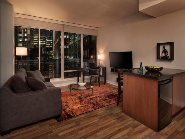 Executive Hotel Cosmopolitan Toronto : photo 1 de la chambre hébergement 1 chambre