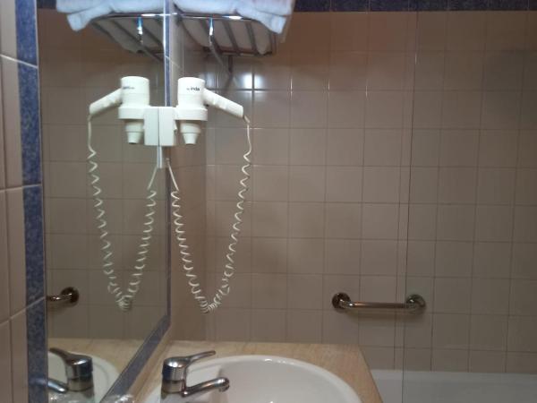 EXE Wellington : photo 5 de la chambre chambre double - vue sur ville - 1 ou 2 lits