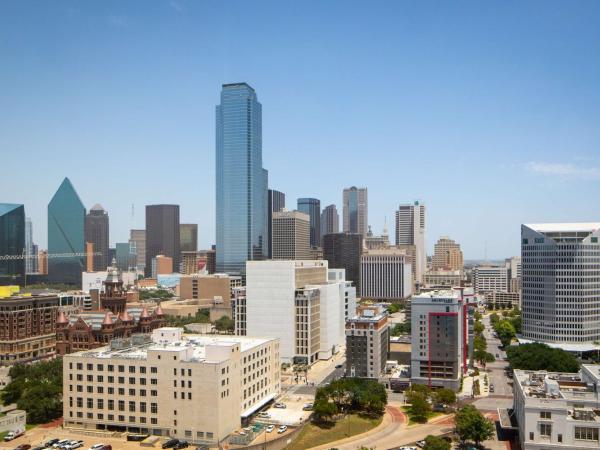 Hyatt Regency Dallas : photo 1 de la chambre chambre avec 2 lits queen-size - vue sur ville