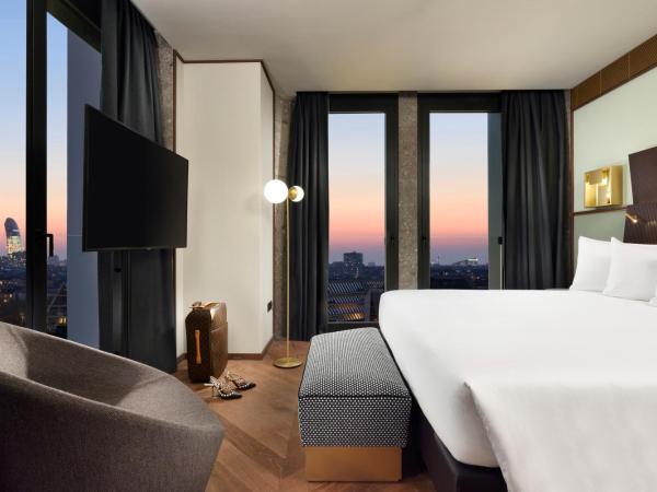 Milano Verticale | UNA Esperienze : photo 2 de la chambre suite - Étage v - vue sur ville