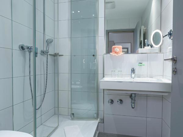 Tante ALMA's Kölner Hotel : photo 4 de la chambre chambre double