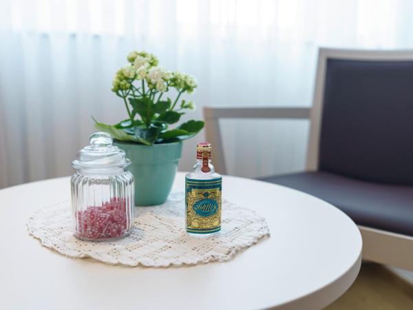 Tante ALMA's Kölner Hotel : photo 5 de la chambre chambre double