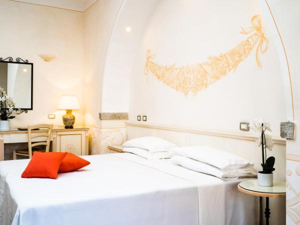 Hotel Pozzo Sacro : photo 2 de la chambre chambre double supérieure