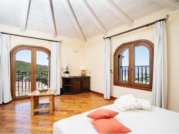 Hotel Pozzo Sacro : photo 2 de la chambre suite junior avec terrasse et vue sur la mer