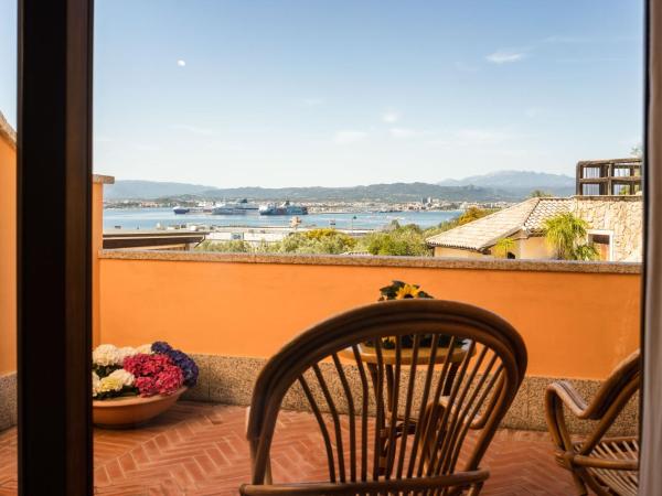 Hotel Pozzo Sacro : photo 2 de la chambre suite junior avec balcon - vue sur mer