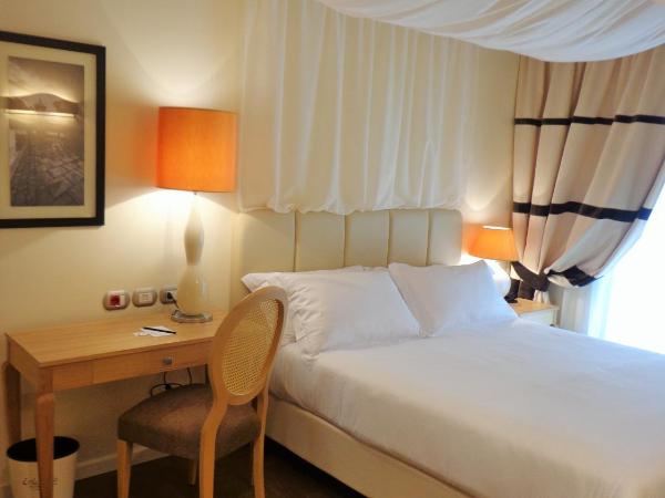Erbavoglio Hotel : photo 2 de la chambre chambre double avec balcon