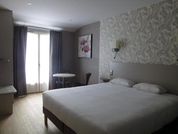Beaune Hôtel : photo 1 de la chambre chambre double avec terrasse