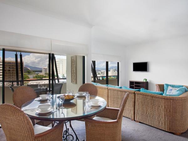 Mantra Esplanade : photo 2 de la chambre appartement 2 chambres avec vue sur la ville pouvant Être divisé en 2 studios