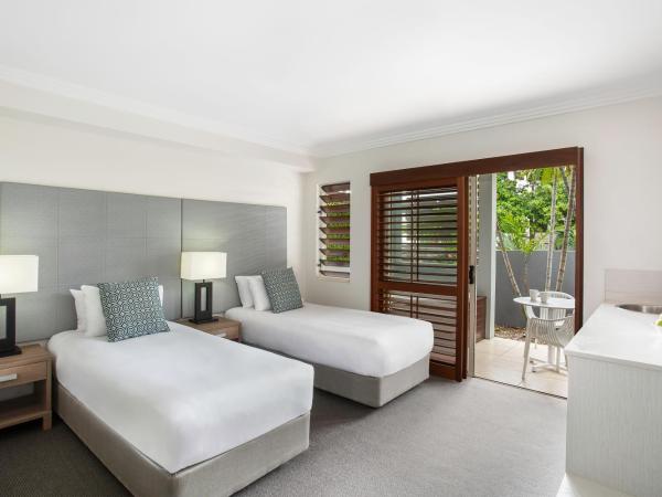 Mantra Aqueous on Port : photo 3 de la chambre two-bedroom apartment swim out