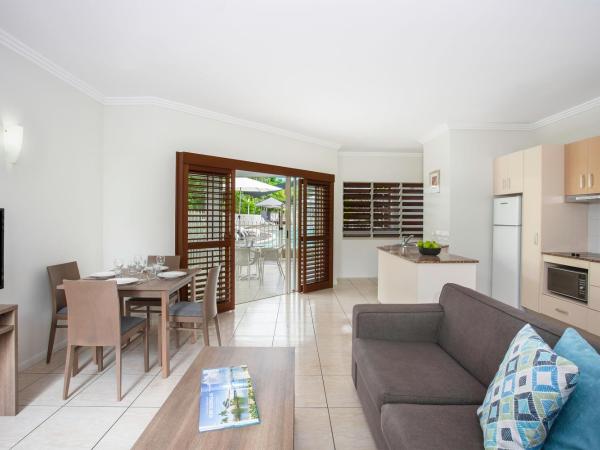 Mantra Aqueous on Port : photo 4 de la chambre two-bedroom apartment swim out