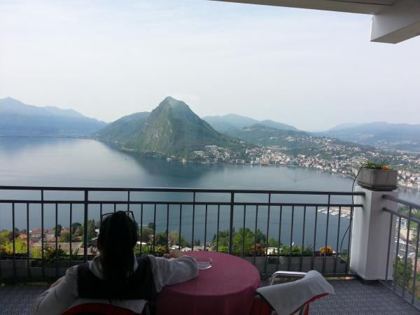 Hotel Colibrì : photo 1 de la chambre chambre double avec balcon - vue sur lac
