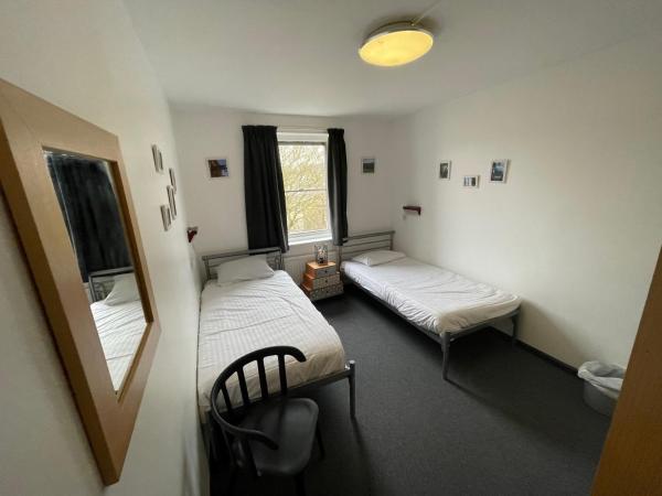 Bath YMCA Hostel : photo 3 de la chambre chambre lits jumeaux standard avec salle de bains commune
