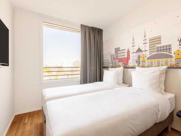 B&B HOTEL Basel : photo 2 de la chambre chambre lits jumeaux