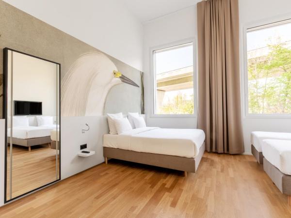 B&B HOTEL Basel : photo 1 de la chambre chambre quadruple - accessible aux personnes à mobilité réduite