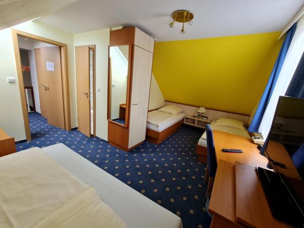 Hotel Heldt : photo 3 de la chambre chambre quadruple (4 adultes)
