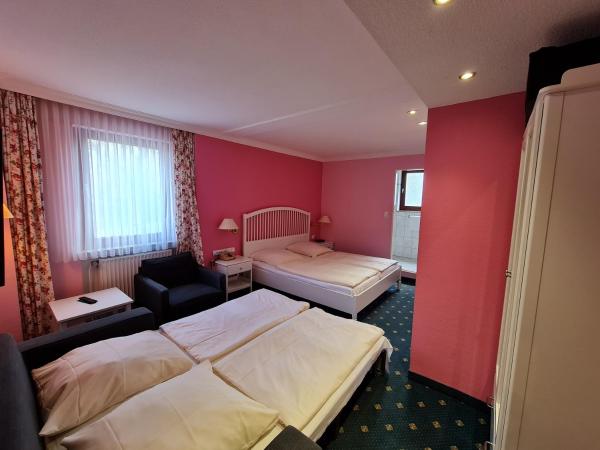 Hotel Heldt : photo 10 de la chambre chambre quadruple (4 adultes)