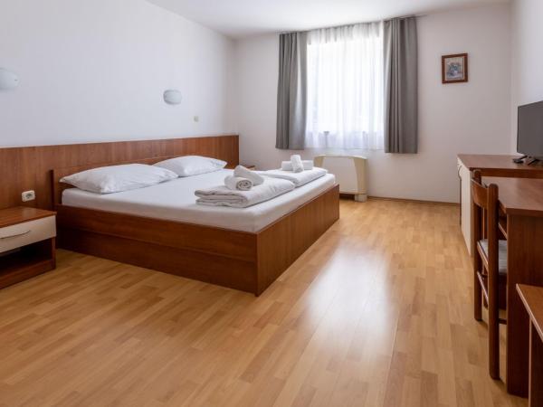 Hotel Porto : photo 3 de la chambre offre limitée - chambre double ou lits jumeaux avec transfert aéroport inclus