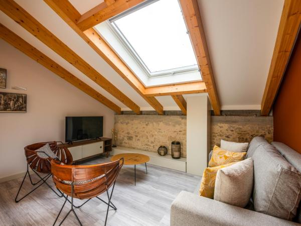 Bacharéis Charming House : photo 5 de la chambre appartement avec terrasse