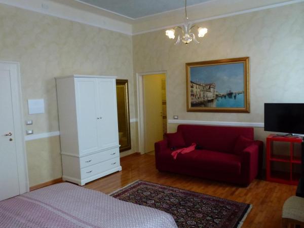 Lady Verona Residence : photo 4 de la chambre chambre double de luxe avec balcon - vue sur rivière