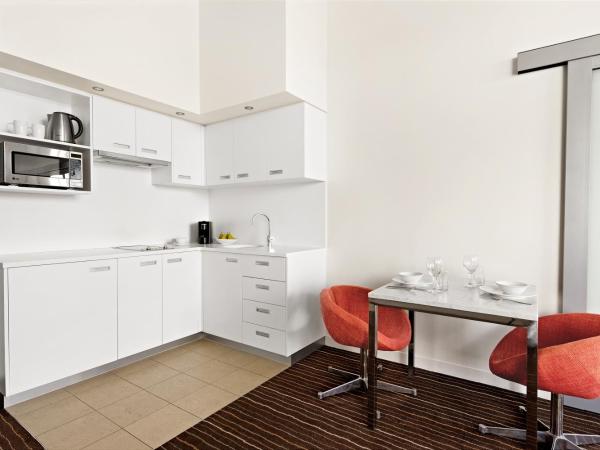 Mantra Charles Hotel : photo 2 de la chambre appartement 1 chambre avec baignoire spa