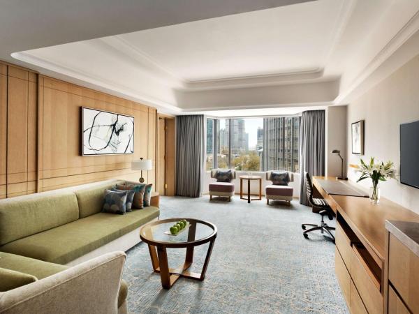 Shangri-La Qingdao - May Fourth Square : photo 1 de la chambre suite exécutive - aile ville
