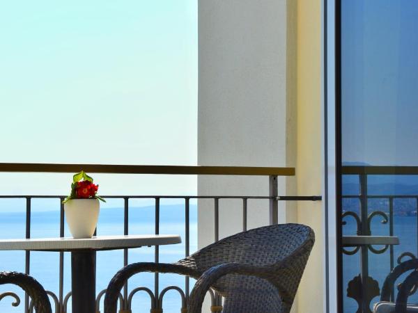 Hotel Savoy : photo 1 de la chambre chambre double avec balcon - vue sur mer