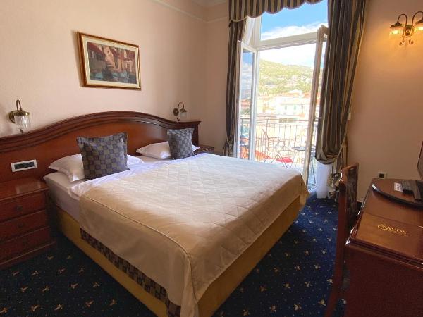 Hotel Savoy : photo 2 de la chambre chambre double standard avec balcon 