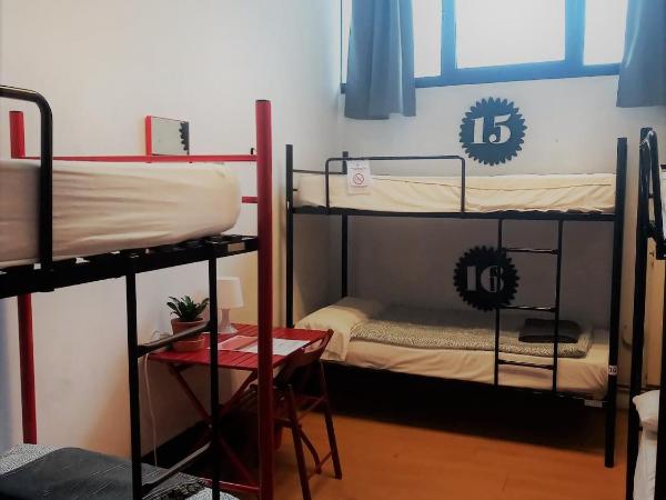 Bilbao Akelarre Hostel : photo 4 de la chambre lit simple dans dortoir de 4 lits