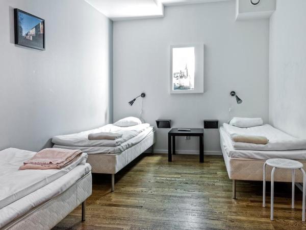 Mosebacke Hostel : photo 6 de la chambre chambre quadruple avec salle de bains commune