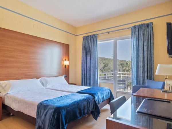 Hotel Sant Jordi : photo 2 de la chambre chambre double avec balcon