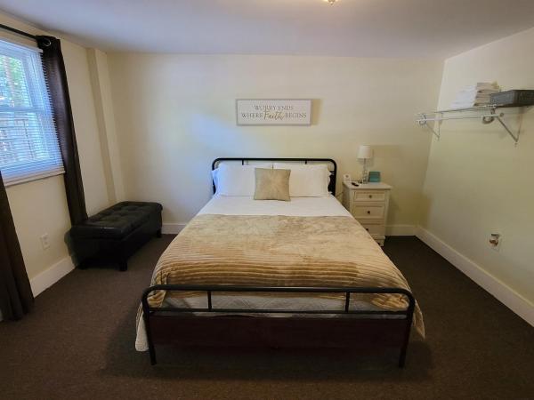 Relaxing, Comfortable, Private Bedroom : photo 9 de la chambre chambre lit queen-size 