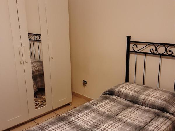 Locazione Menini - Camere zona stazione : photo 1 de la chambre chambre simple