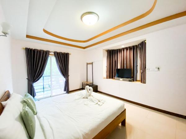 ชอว์ งาทอง รีสอร์ต Chor Ngar Thong Erawan Kanchanaburi : photo 4 de la chambre chambre double deluxe avec balcon