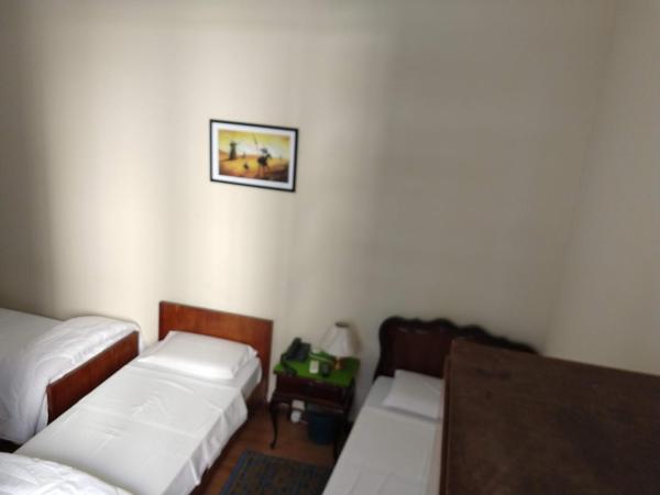 Hotel Cervantes : photo 3 de la chambre chambre triple