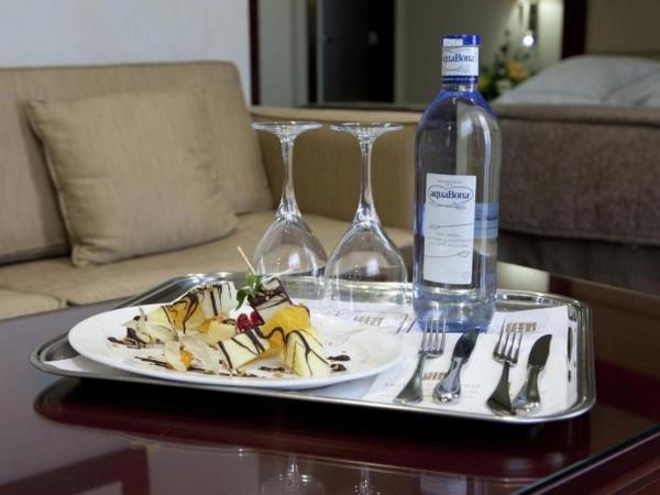 Hotel Valencia Center : photo 5 de la chambre suite junior avec terrasse