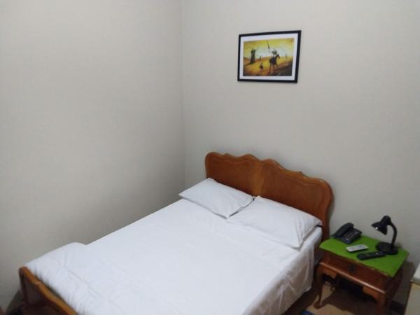 Hotel Cervantes : photo 10 de la chambre chambre double