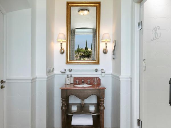 Airelles Gordes, La Bastide : photo 4 de la chambre chambre classique - côté vallée